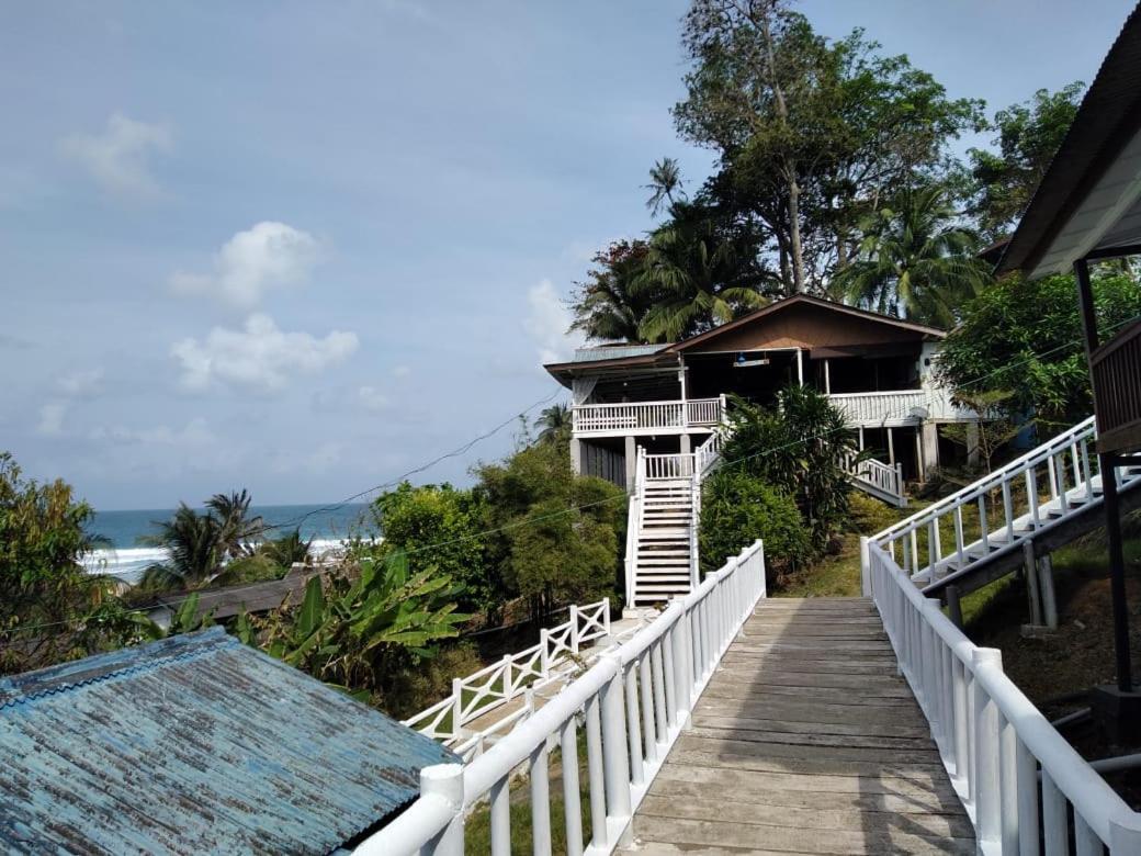 Long Beach Garden Kampung Kuala Besut Kültér fotó