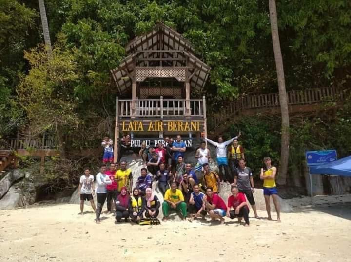 Long Beach Garden Kampung Kuala Besut Kültér fotó